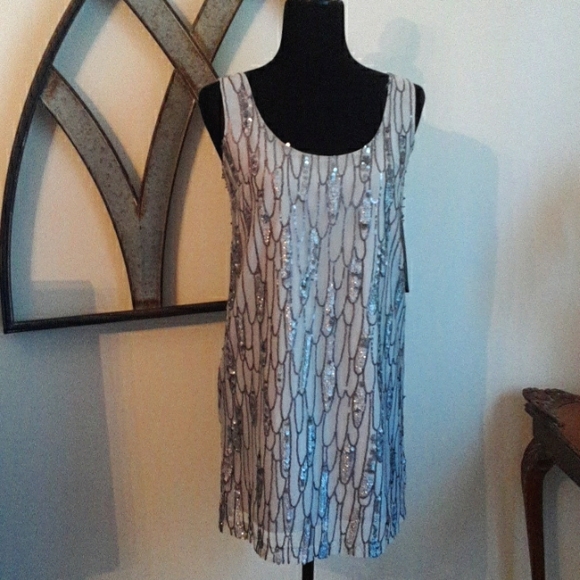 BB DAKOTA Roselyn Silver Sequin Sleeveless Mini Shift Dress - Picture 4 of 15